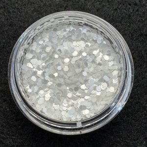 Snow Quartz 1/24″ (1mm 0.040″) Medium Glitter (1 oz)