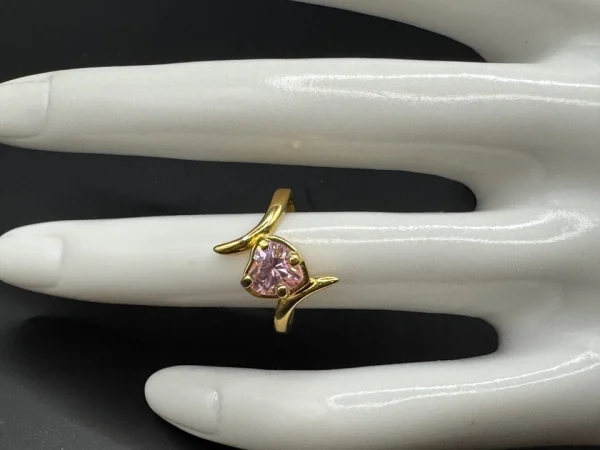 Vtg Gold Tone COP 1992 Castings On Parade Pink Heart Crystal Ring Sz 5 - Image 3