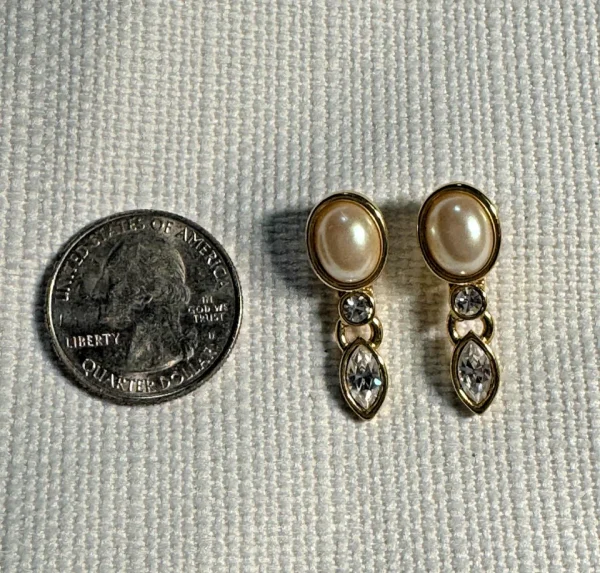 Vtg MONET Faux Pearl Cabachon & Rhinestones Gold Tone Classic Earrings Pierced